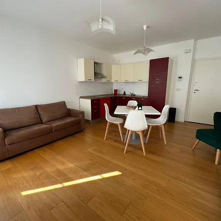 Romolo 24-trieste Center דירה טריאסטה