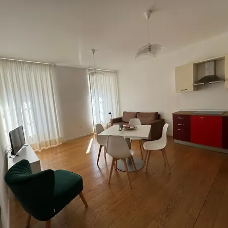 Romolo 24-trieste Center *