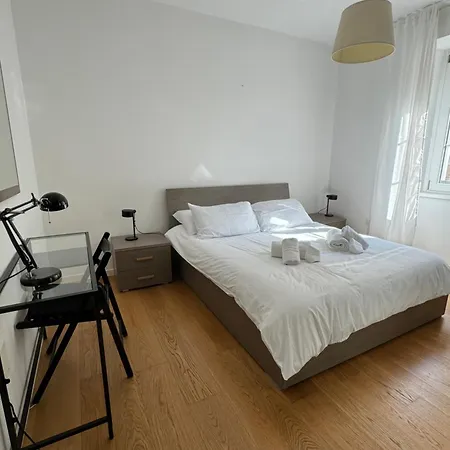 Romolo 24-trieste Center *