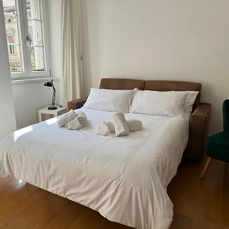 Apartment Romolo 24-trieste Center